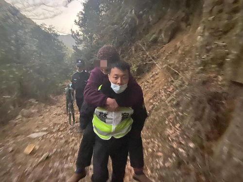 娱乐吃瓜酱老人徒步,探寻老人徒步的乐趣与人生哲学